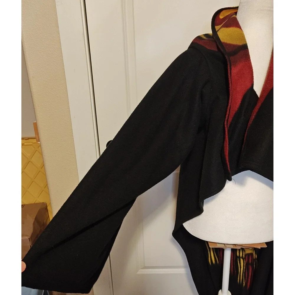 Northwest‎ Harry Potter Gryffindor Wearable Blanket Unisex OS Black Hooded Scarf